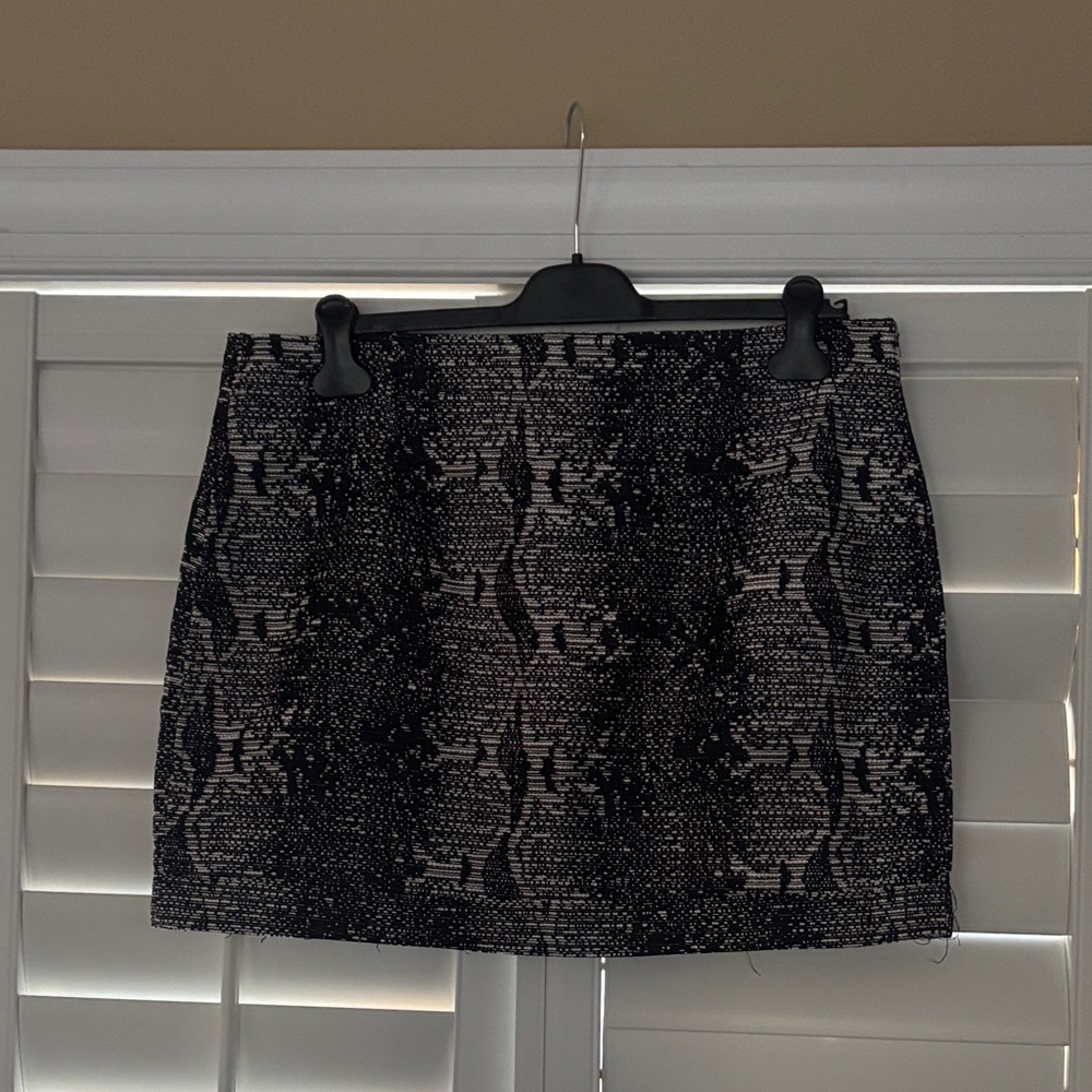 Black and White Patterned Women's Mini Skirt